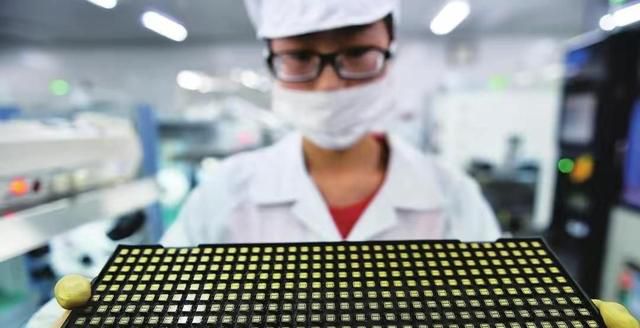 英伟达B200曝光，功耗达1000W(图3)