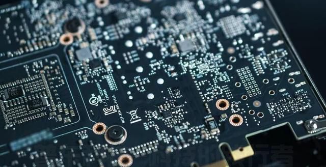 英伟达B200曝光，功耗达1000W(图2)